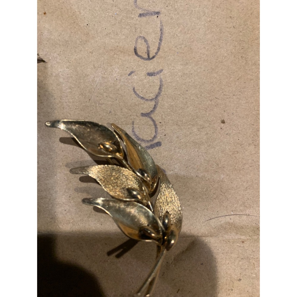 Vintage Krementz Gold Filled Leaf Brooch Textured Botanical Pin Mid Century
